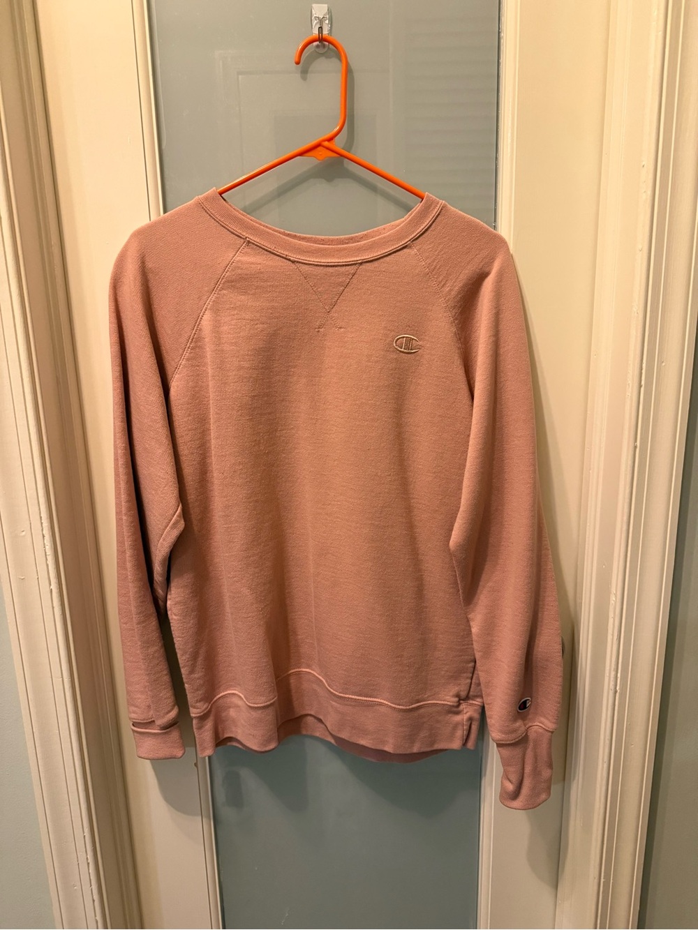 Champion Women’s Crewneck Sweatshirt in Light Pink